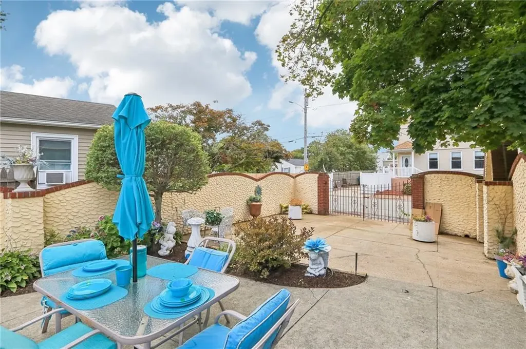54 Speck Avenue Cranston RI 02910