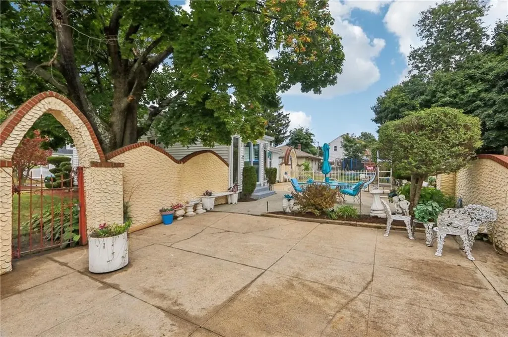 54 Speck Avenue Cranston RI 02910