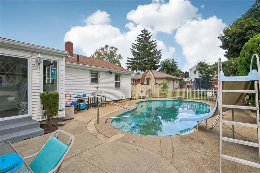 54 Speck Avenue Cranston RI 02910