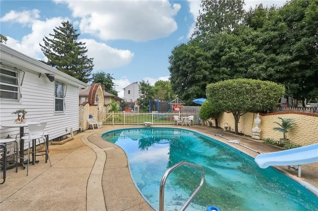 54 Speck Avenue Cranston RI 02910
