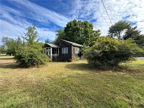 02 Raphael Avenue Portsmouth RI 02872