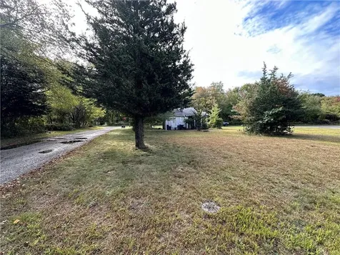 02 Raphael Avenue Portsmouth RI 02872