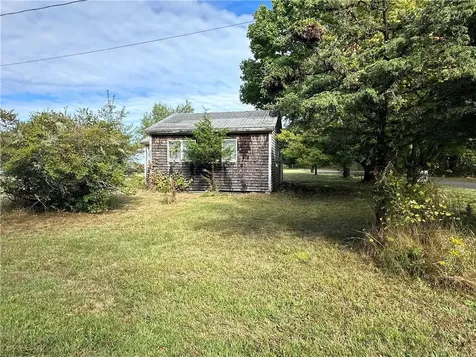 02 Raphael Avenue Portsmouth RI 02872