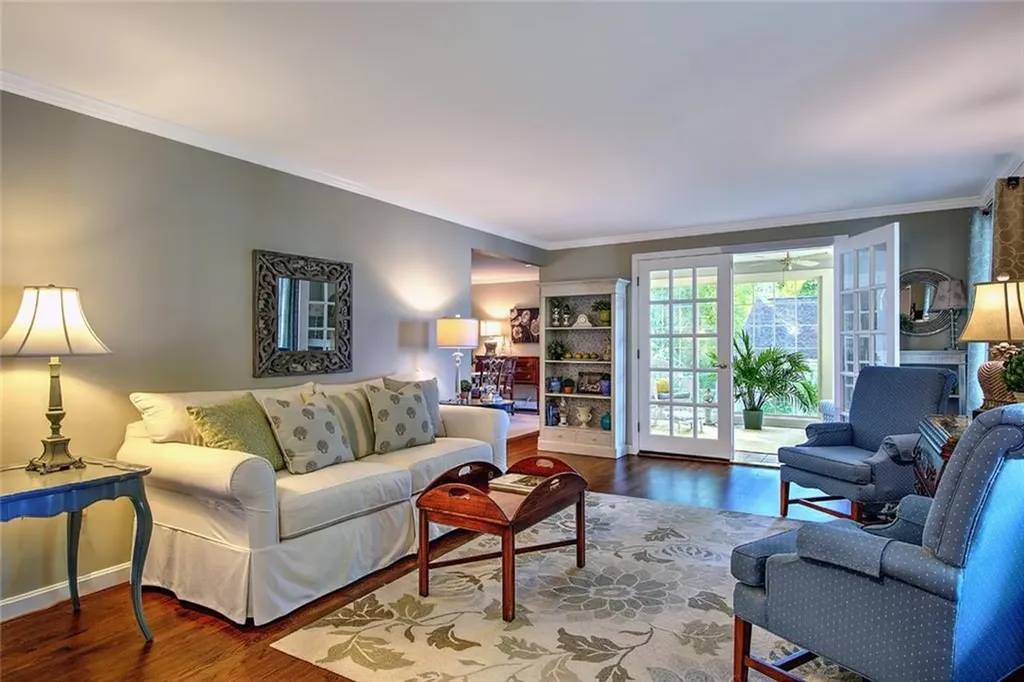 36 Sullivan Lane Bristol RI 02809