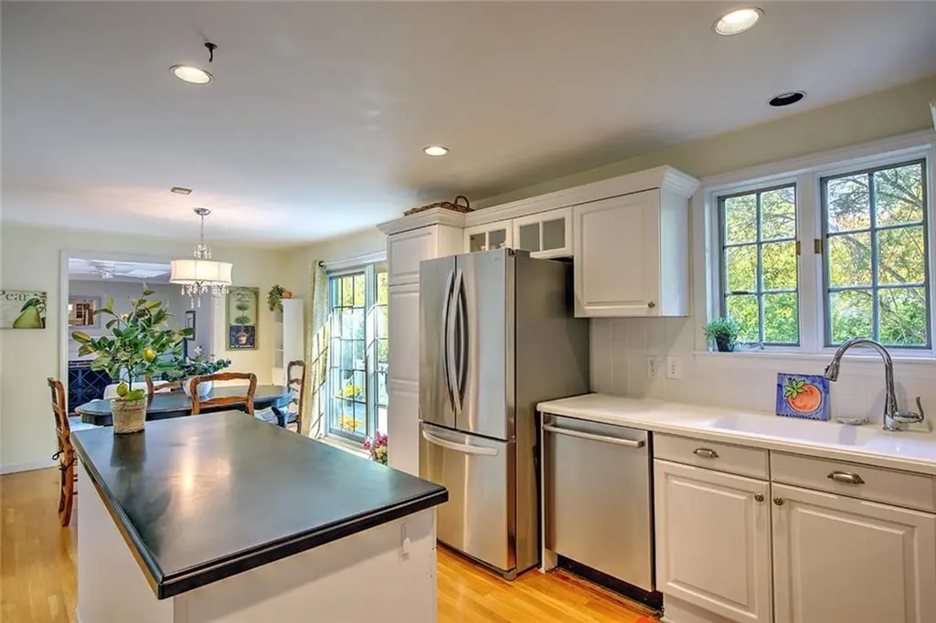 36 Sullivan Lane Bristol RI 02809