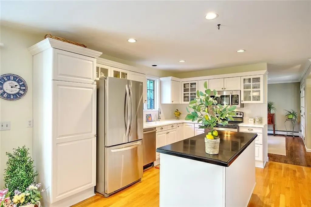 36 Sullivan Lane Bristol RI 02809