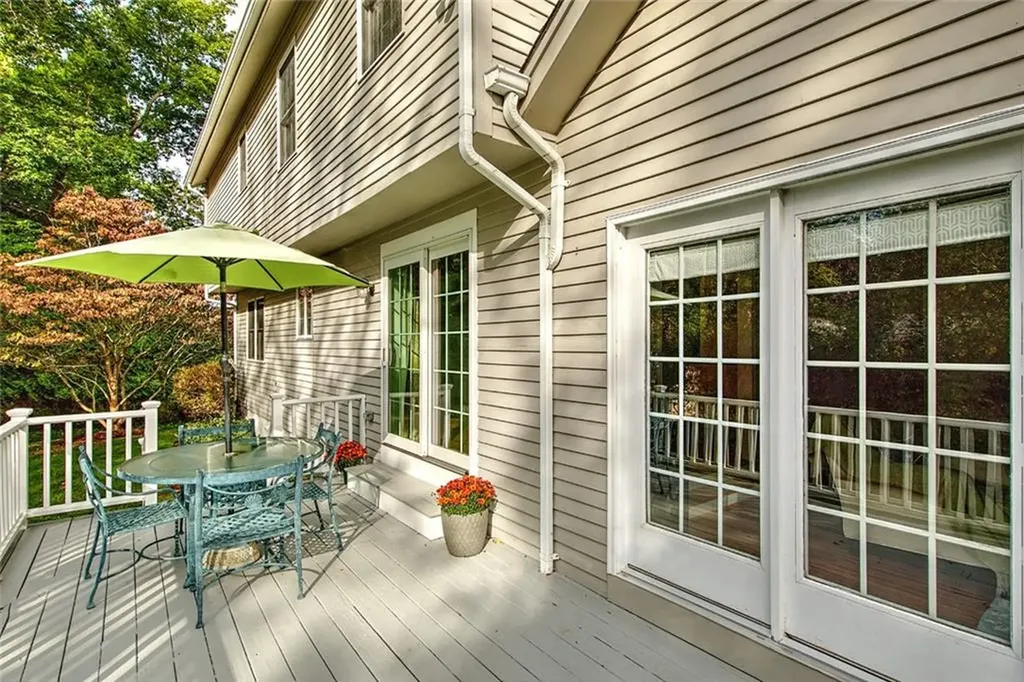 36 Sullivan Lane Bristol RI 02809