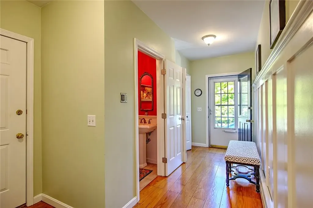36 Sullivan Lane Bristol RI 02809