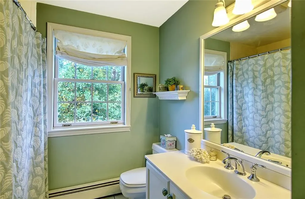 36 Sullivan Lane Bristol RI 02809