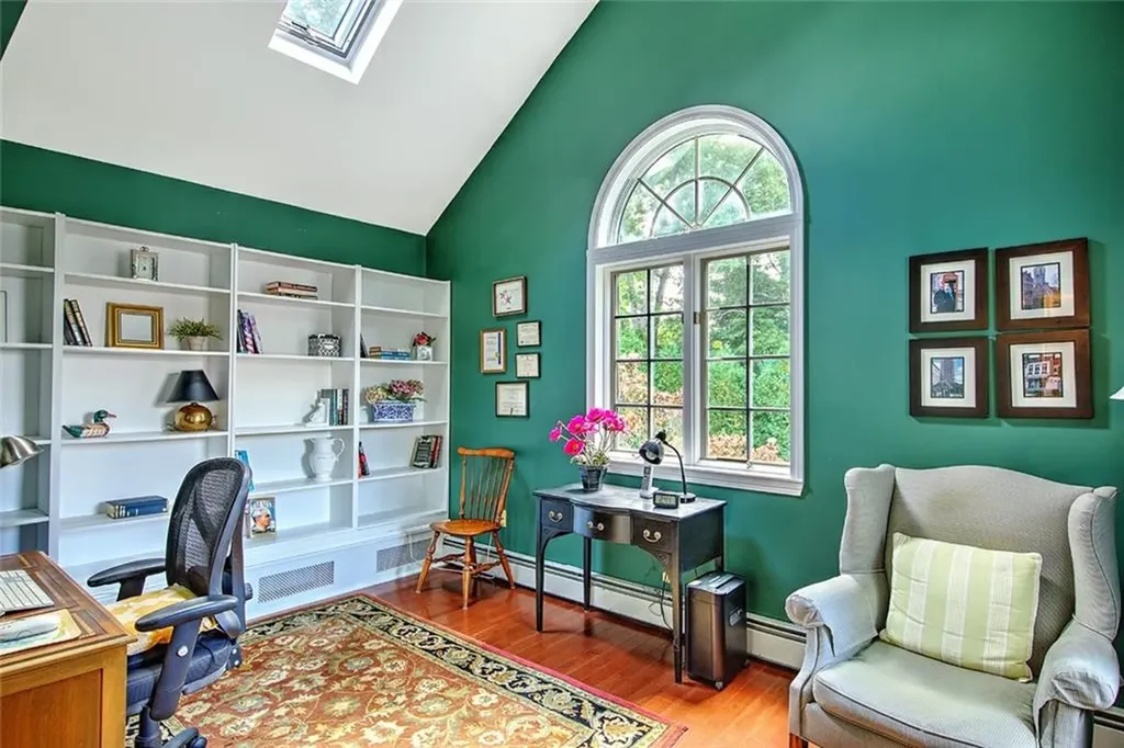 36 Sullivan Lane Bristol RI 02809