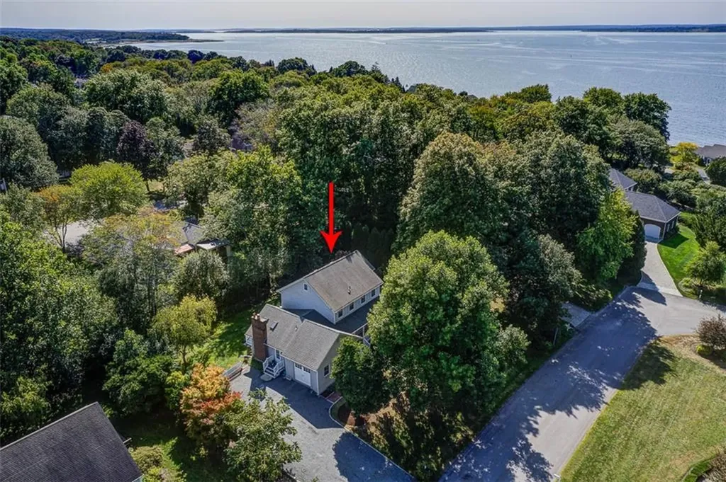 36 Sullivan Lane Bristol RI 02809