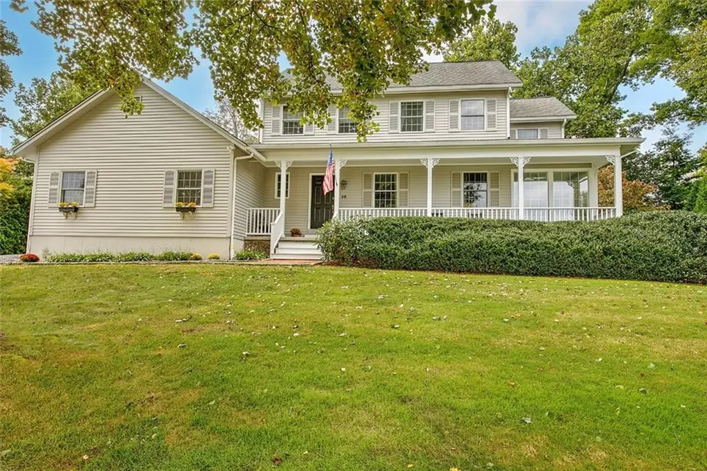 36 Sullivan Lane Bristol RI 02809