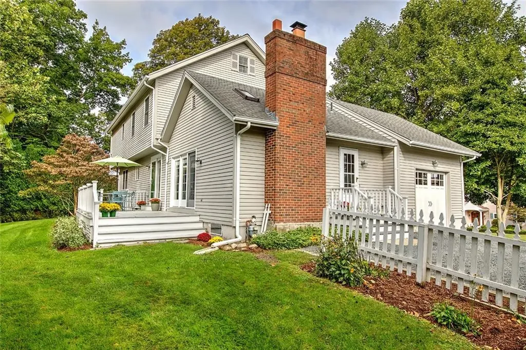 36 Sullivan Lane Bristol RI 02809