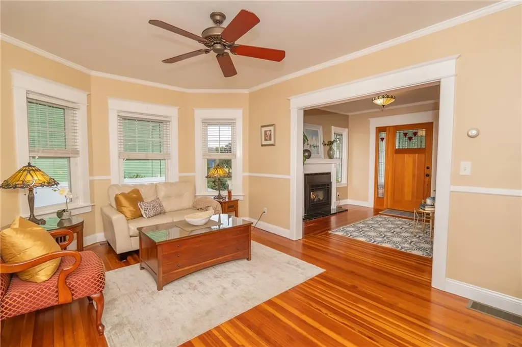 29 S Atlantic Avenue Warwick RI 02888