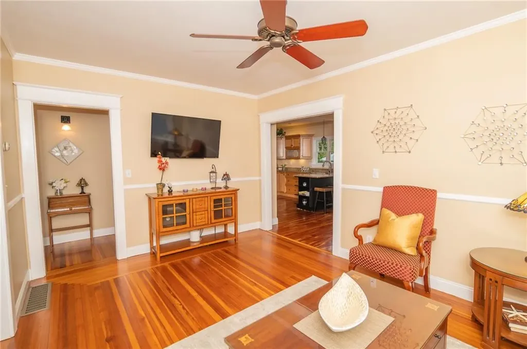 29 S Atlantic Avenue Warwick RI 02888