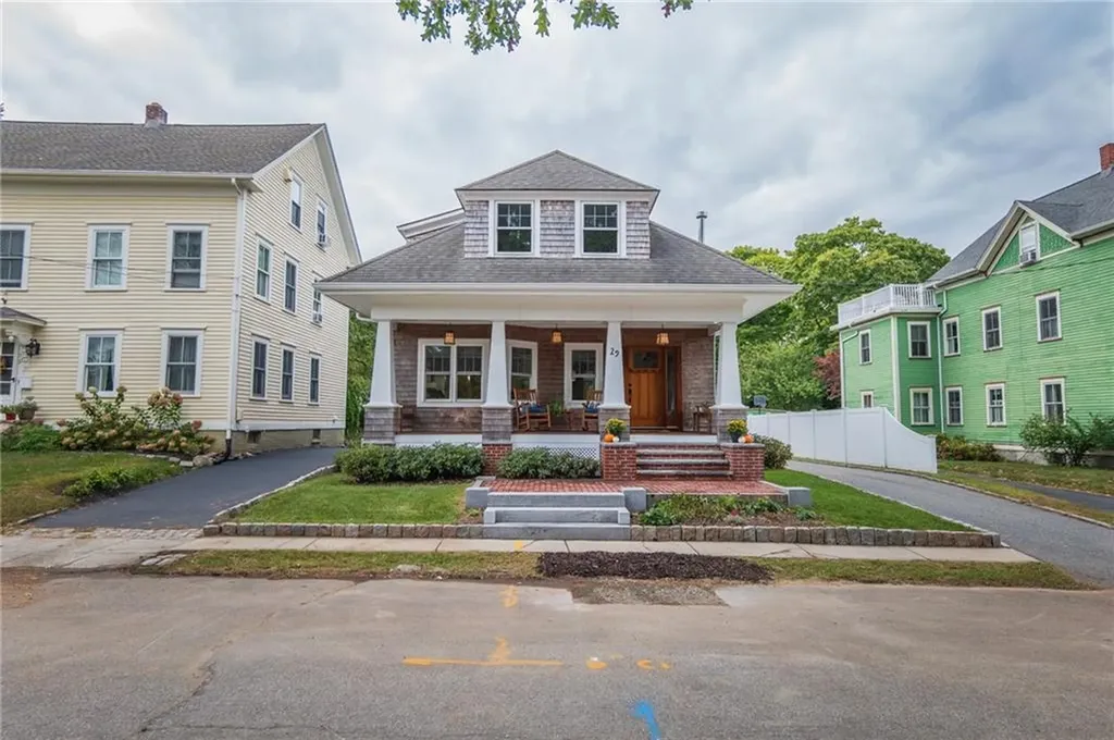 29 S Atlantic Avenue Warwick RI 02888