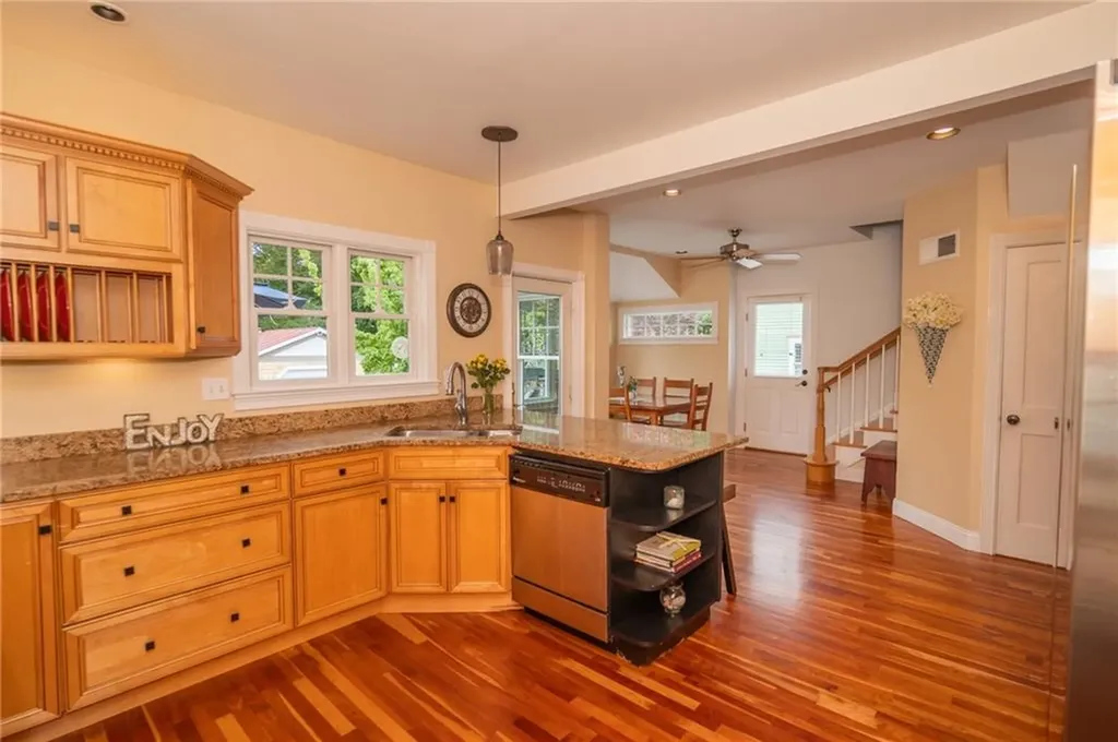 29 S Atlantic Avenue Warwick RI 02888