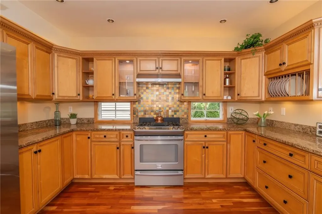 29 S Atlantic Avenue Warwick RI 02888