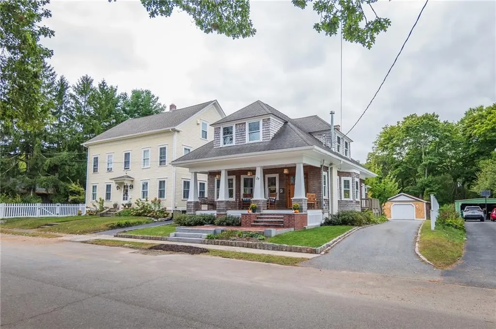29 S Atlantic Avenue Warwick RI 02888