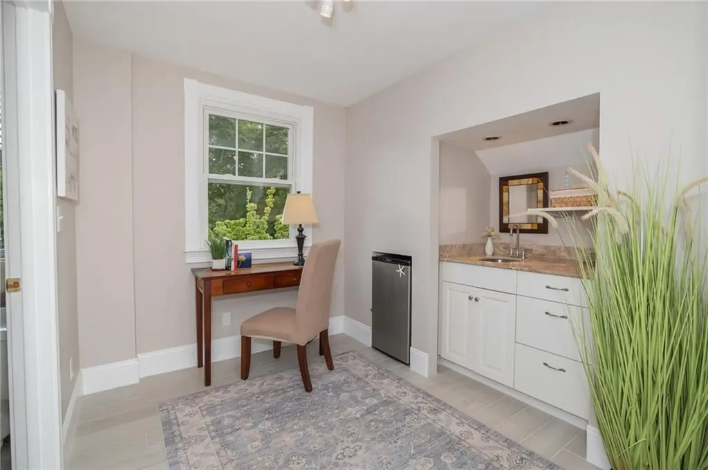 29 S Atlantic Avenue Warwick RI 02888