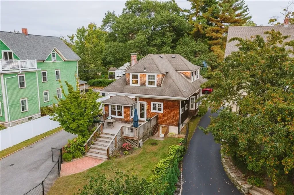 29 S Atlantic Avenue Warwick RI 02888