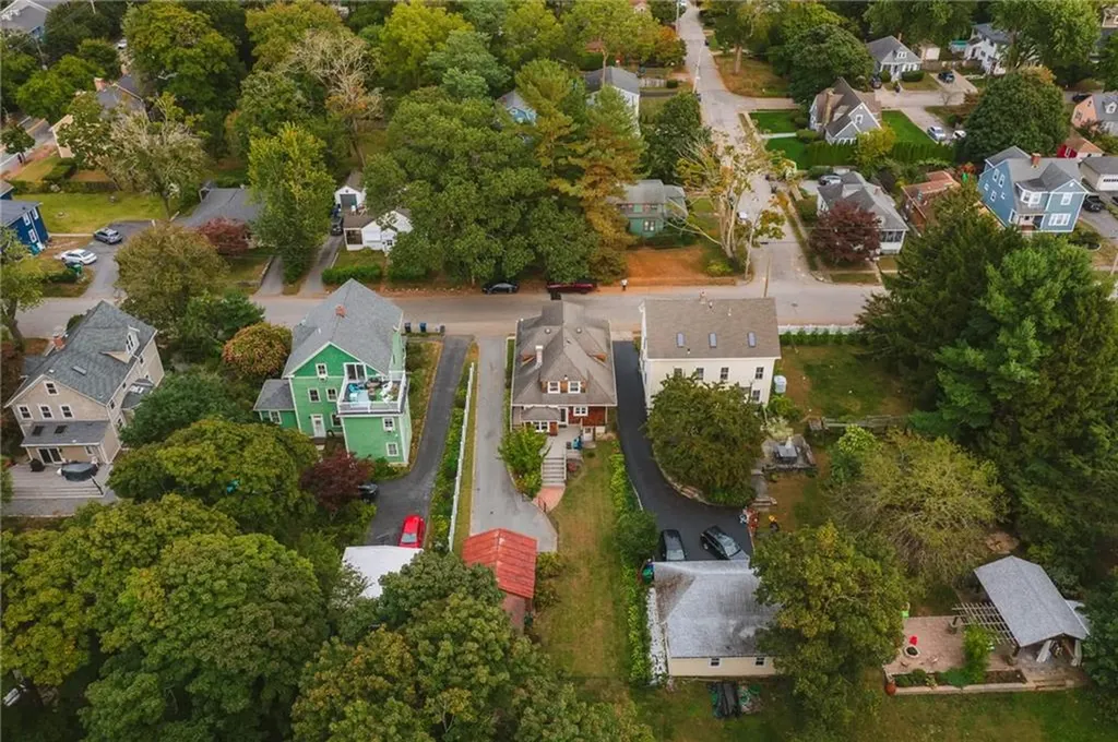 29 S Atlantic Avenue Warwick RI 02888