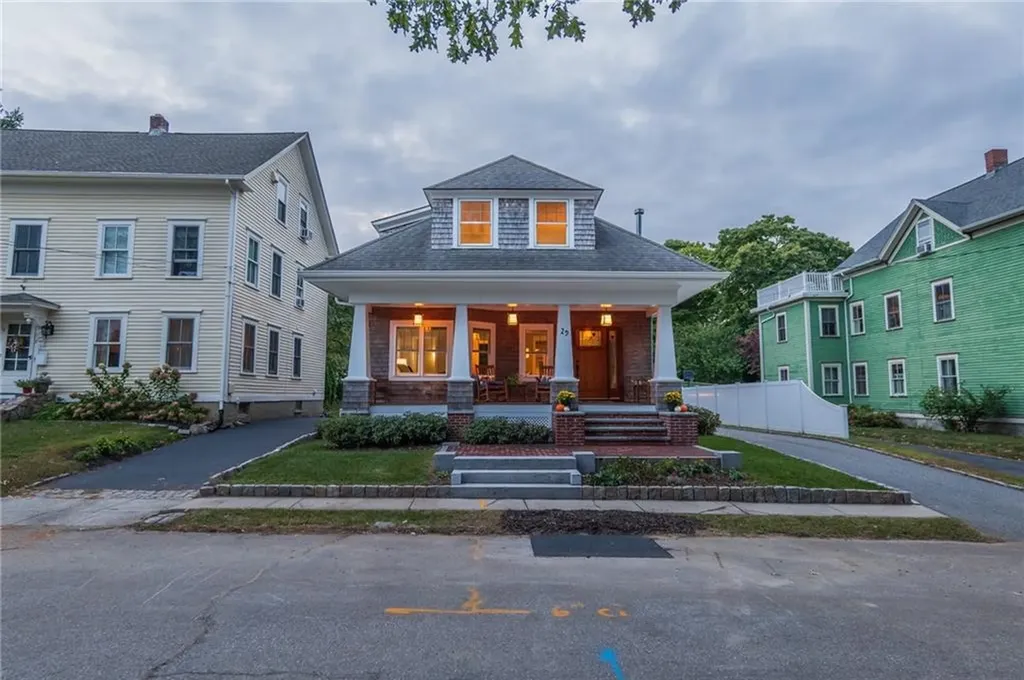 29 S Atlantic Avenue Warwick RI 02888