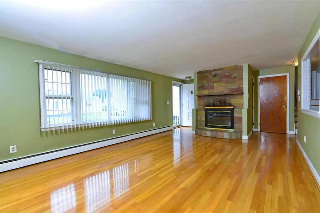 34 Underwood Lane Middletown RI 02842