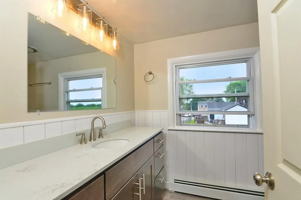 34 Underwood Lane Middletown RI 02842