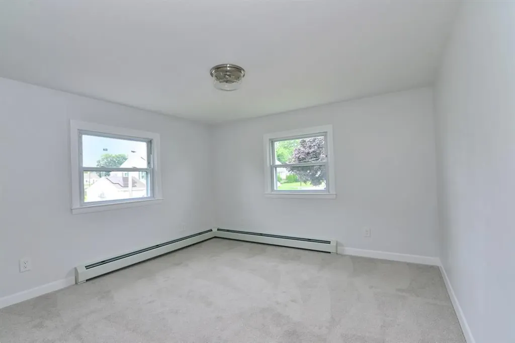 34 Underwood Lane Middletown RI 02842