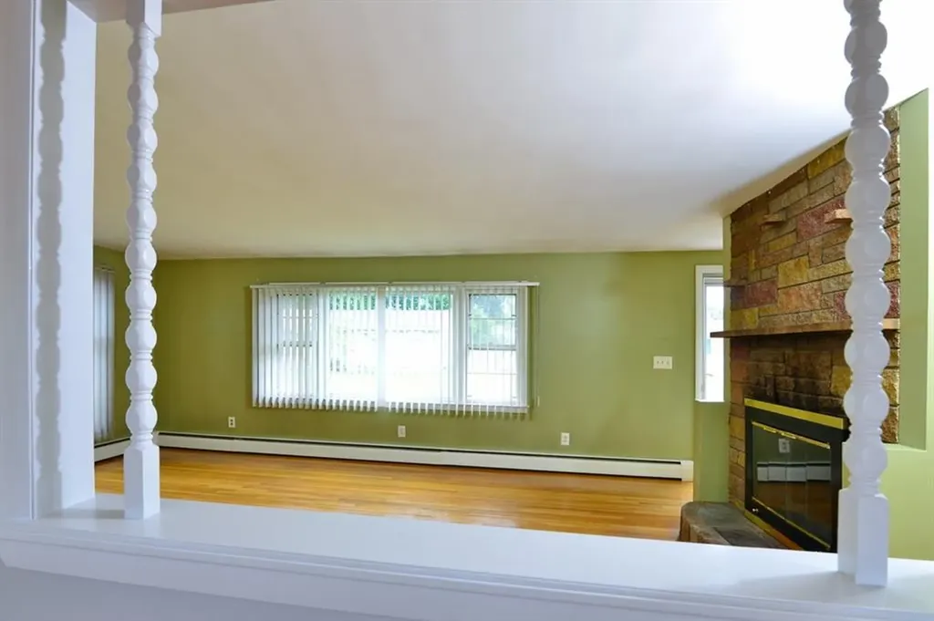 34 Underwood Lane Middletown RI 02842