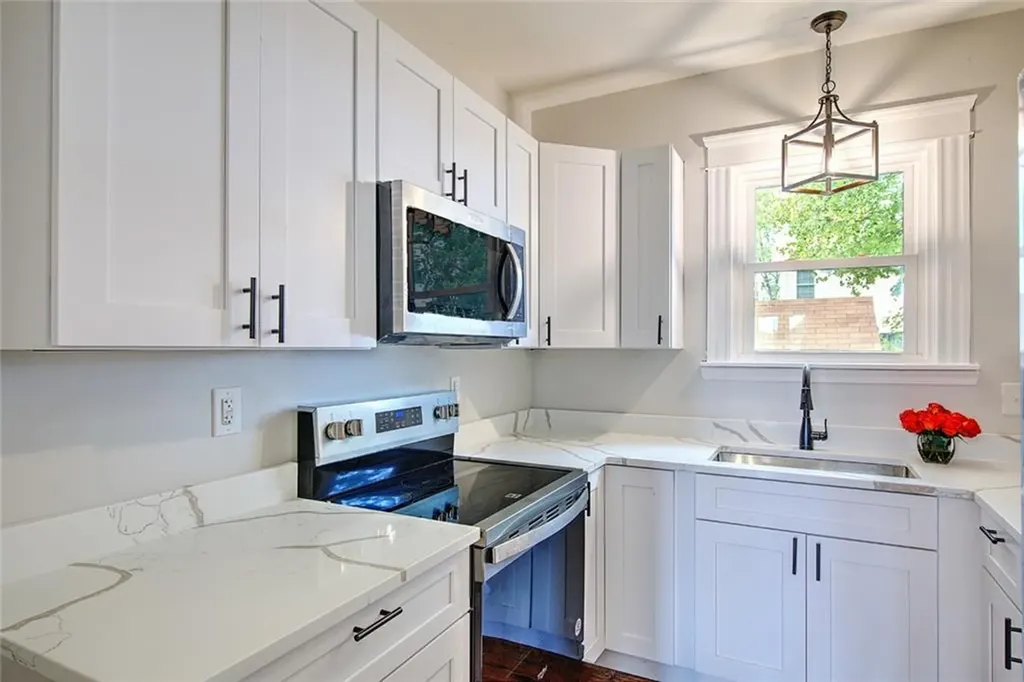 126 Windsor Road Pawtucket RI 02861