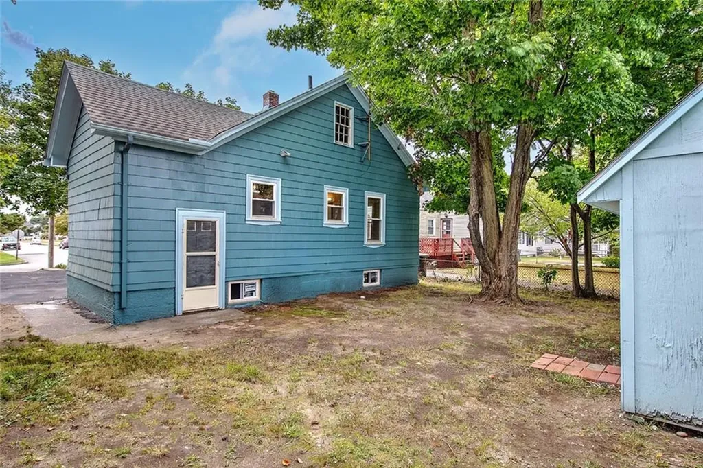 126 Windsor Road Pawtucket RI 02861