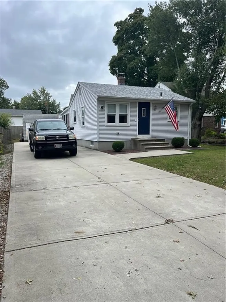 26 Atlantic Avenue Warwick RI 02888