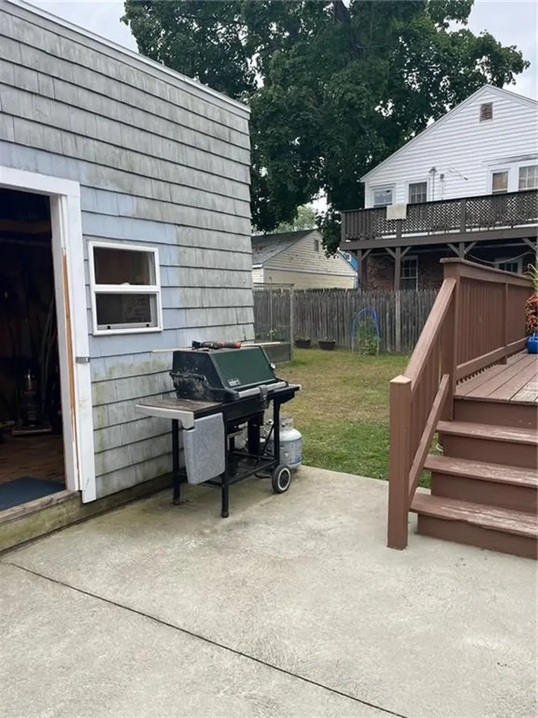 26 Atlantic Avenue Warwick RI 02888