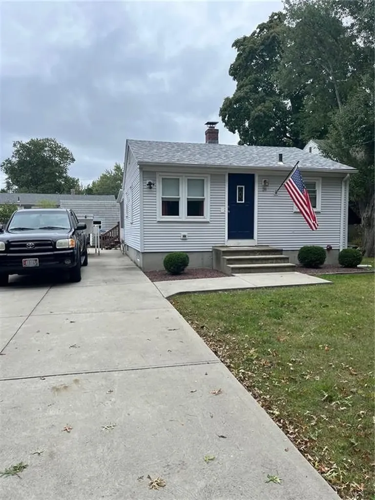 26 Atlantic Avenue Warwick RI 02888