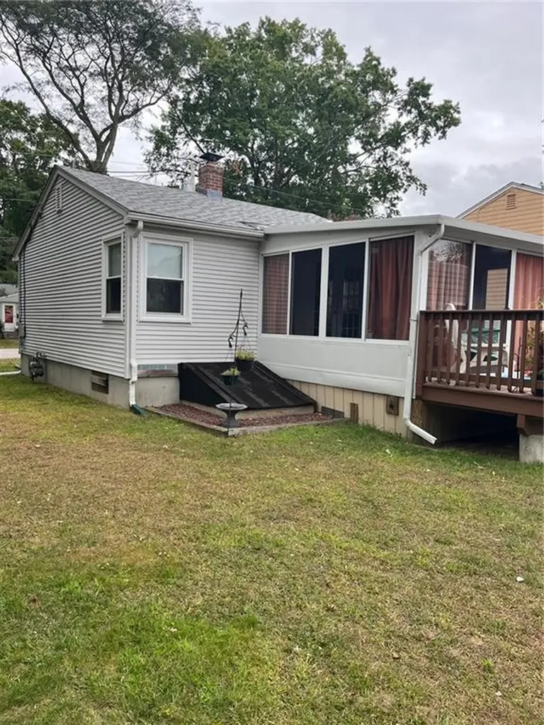 26 Atlantic Avenue Warwick RI 02888