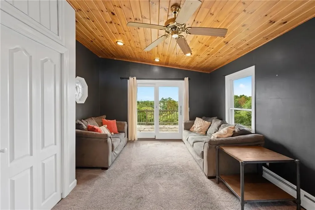 55 Pierce Avenue Tiverton RI 02878