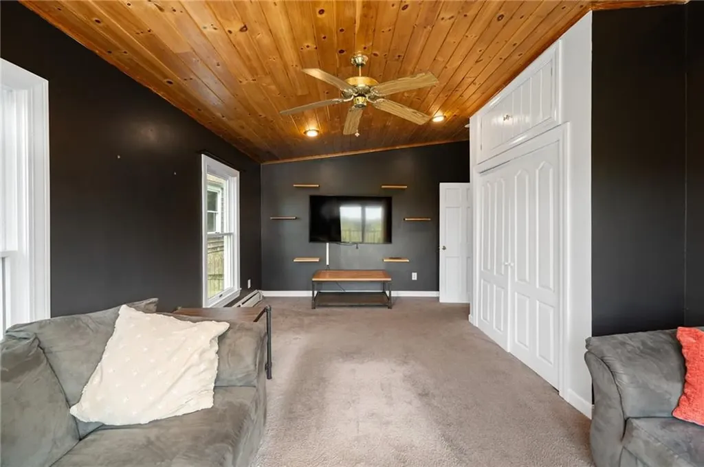 55 Pierce Avenue Tiverton RI 02878