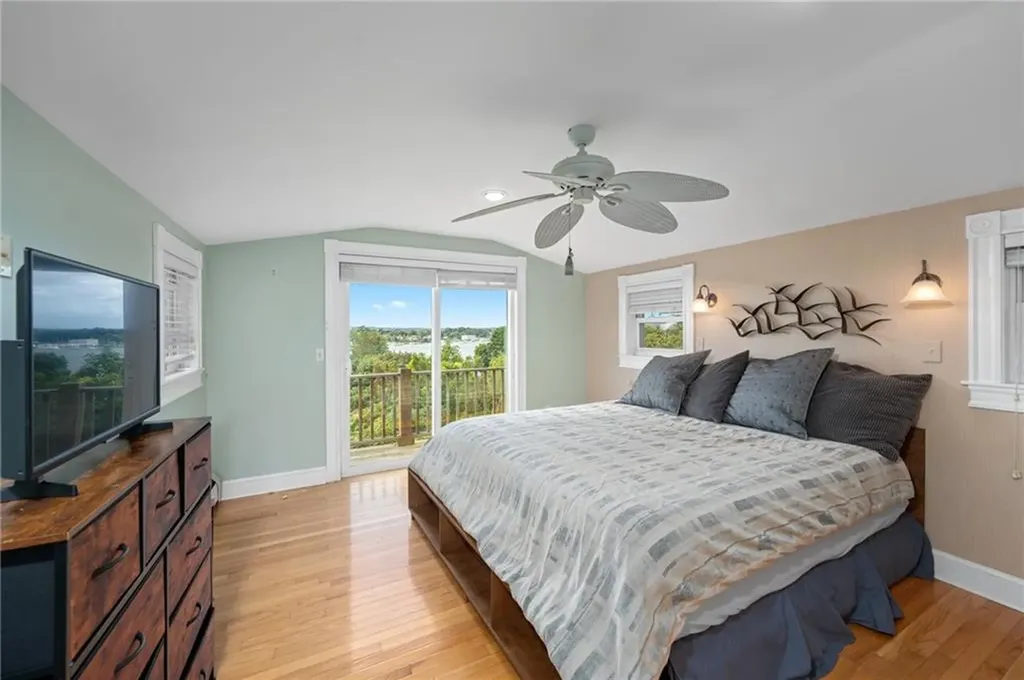 55 Pierce Avenue Tiverton RI 02878