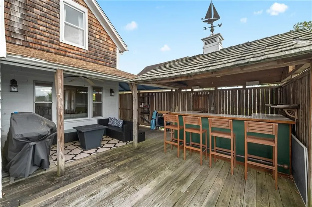 55 Pierce Avenue Tiverton RI 02878