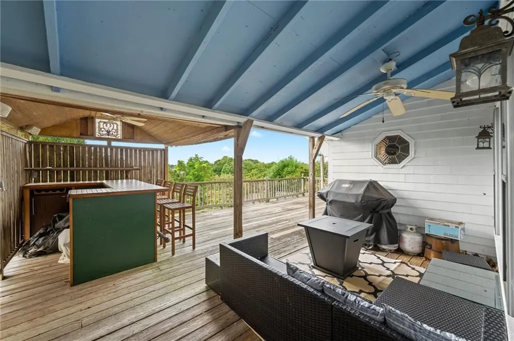 55 Pierce Avenue Tiverton RI 02878