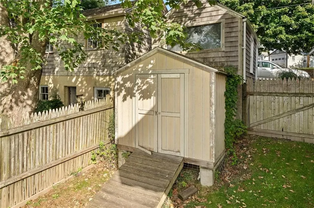 55 Pierce Avenue Tiverton RI 02878