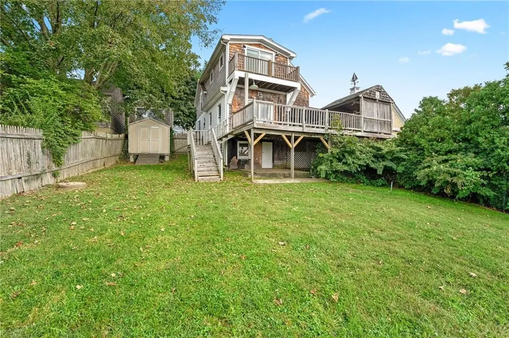 55 Pierce Avenue Tiverton RI 02878