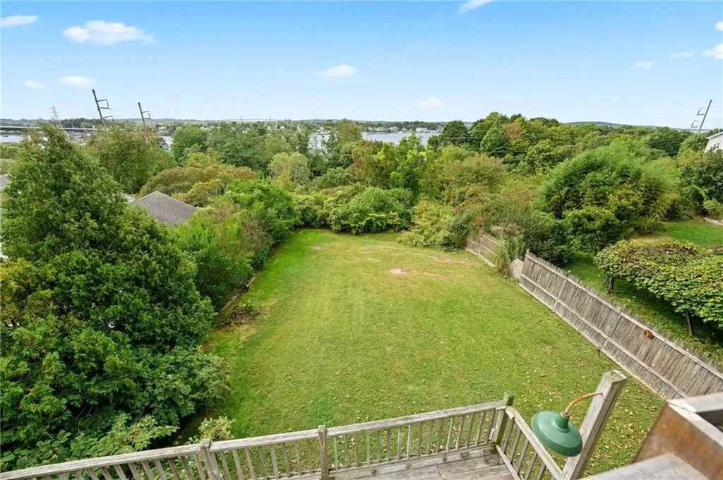 55 Pierce Avenue Tiverton RI 02878