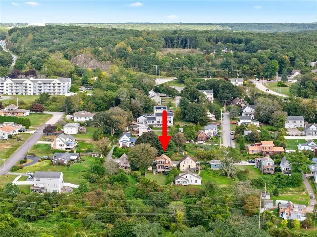 55 Pierce Avenue Tiverton RI 02878