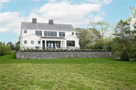 18 Sachuest Drive Middletown RI 02842