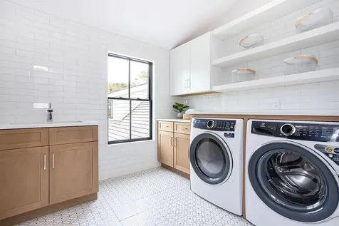 18 Sachuest Drive Middletown RI 02842