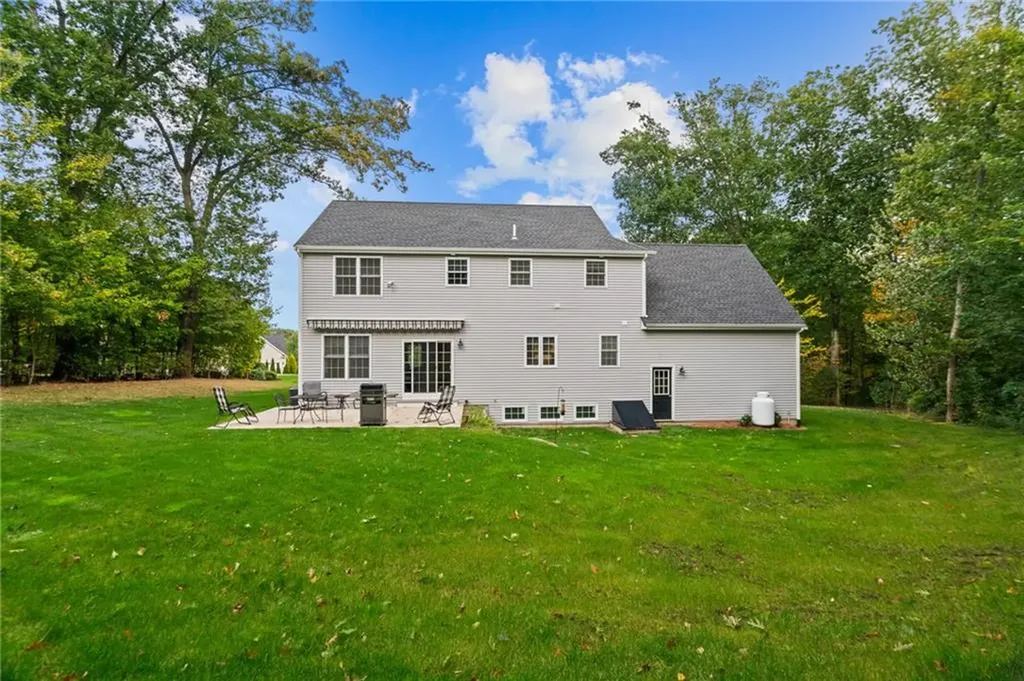 10 Corys Lane Cumberland RI 02864