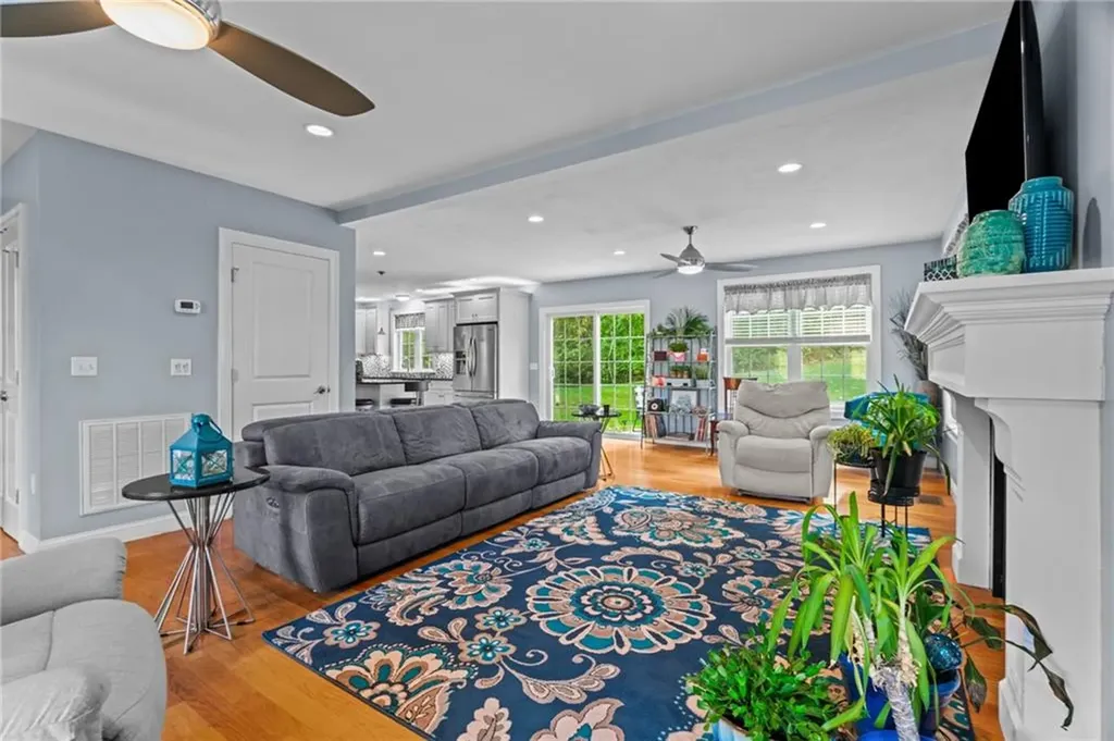 10 Corys Lane Cumberland RI 02864